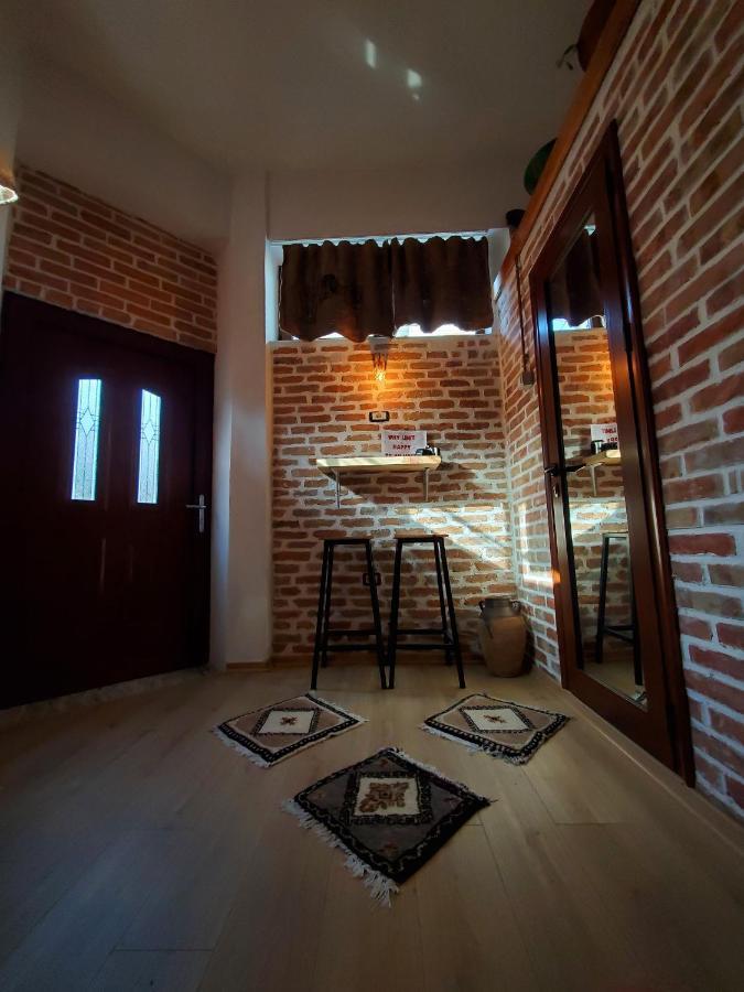 Relax Inn Корча Екстер'єр фото