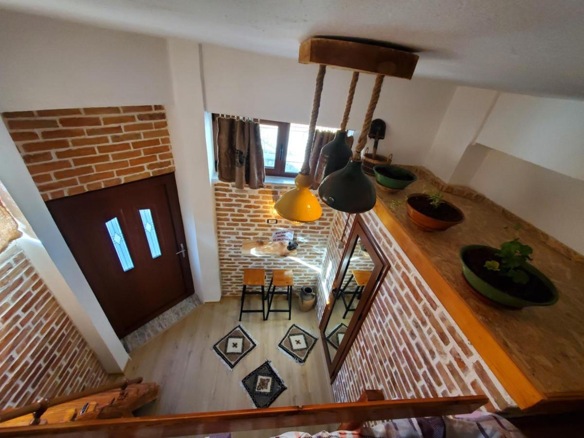 Relax Inn Корча Екстер'єр фото