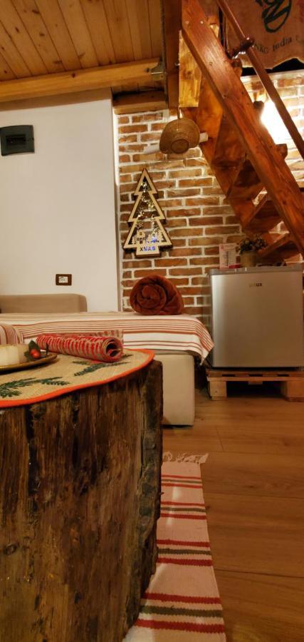 Relax Inn Корча Екстер'єр фото