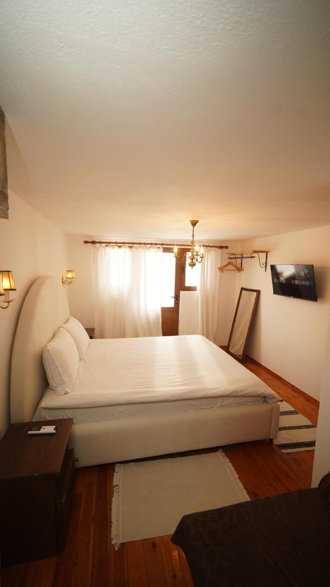 Relax Inn Корча Екстер'єр фото